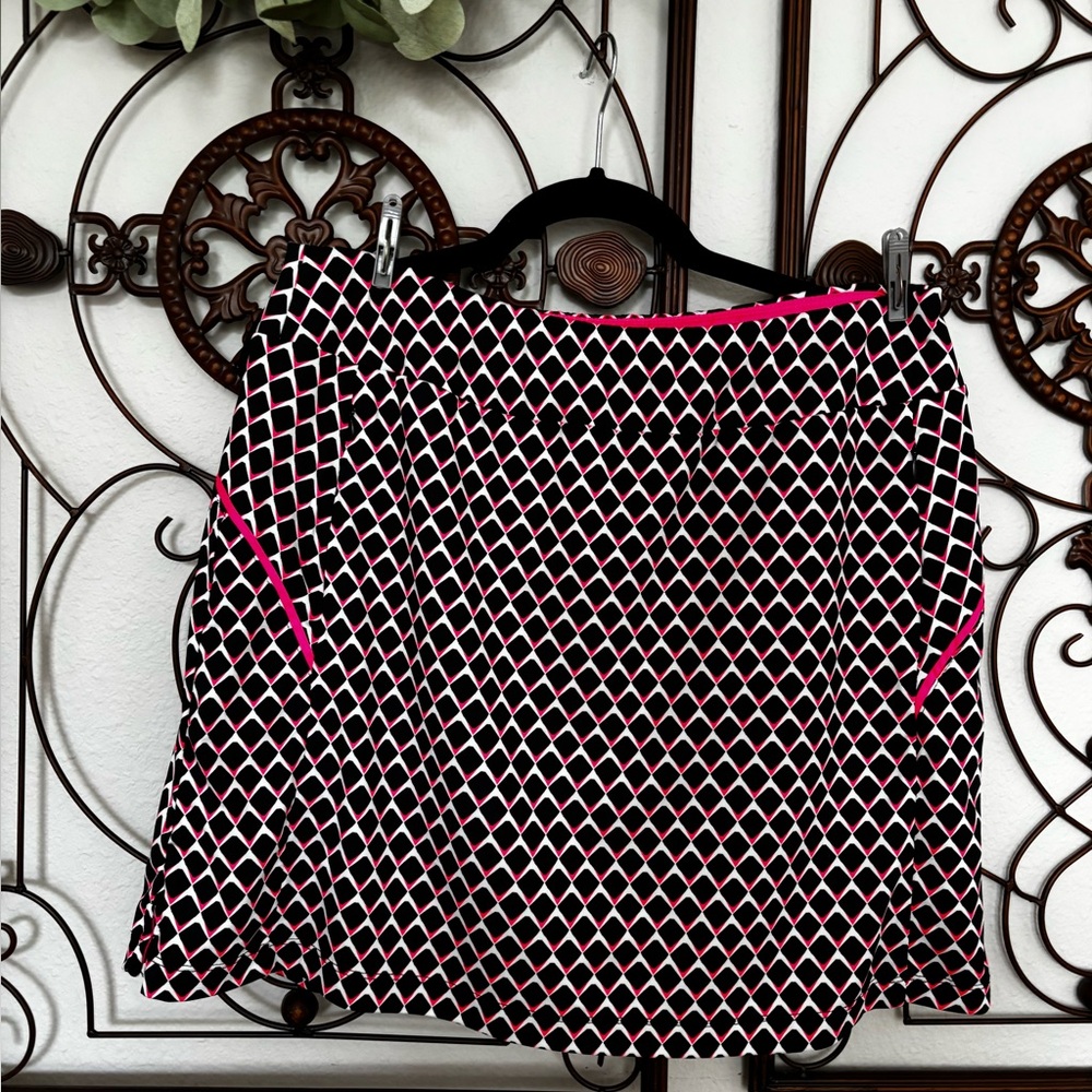Tail White Label Stylish Black and Pink/Coral Women's Golf Skort Sz L, EUC